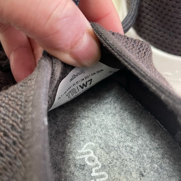 Brown Allbirds shoes sz 7 - Picture 3 of 3